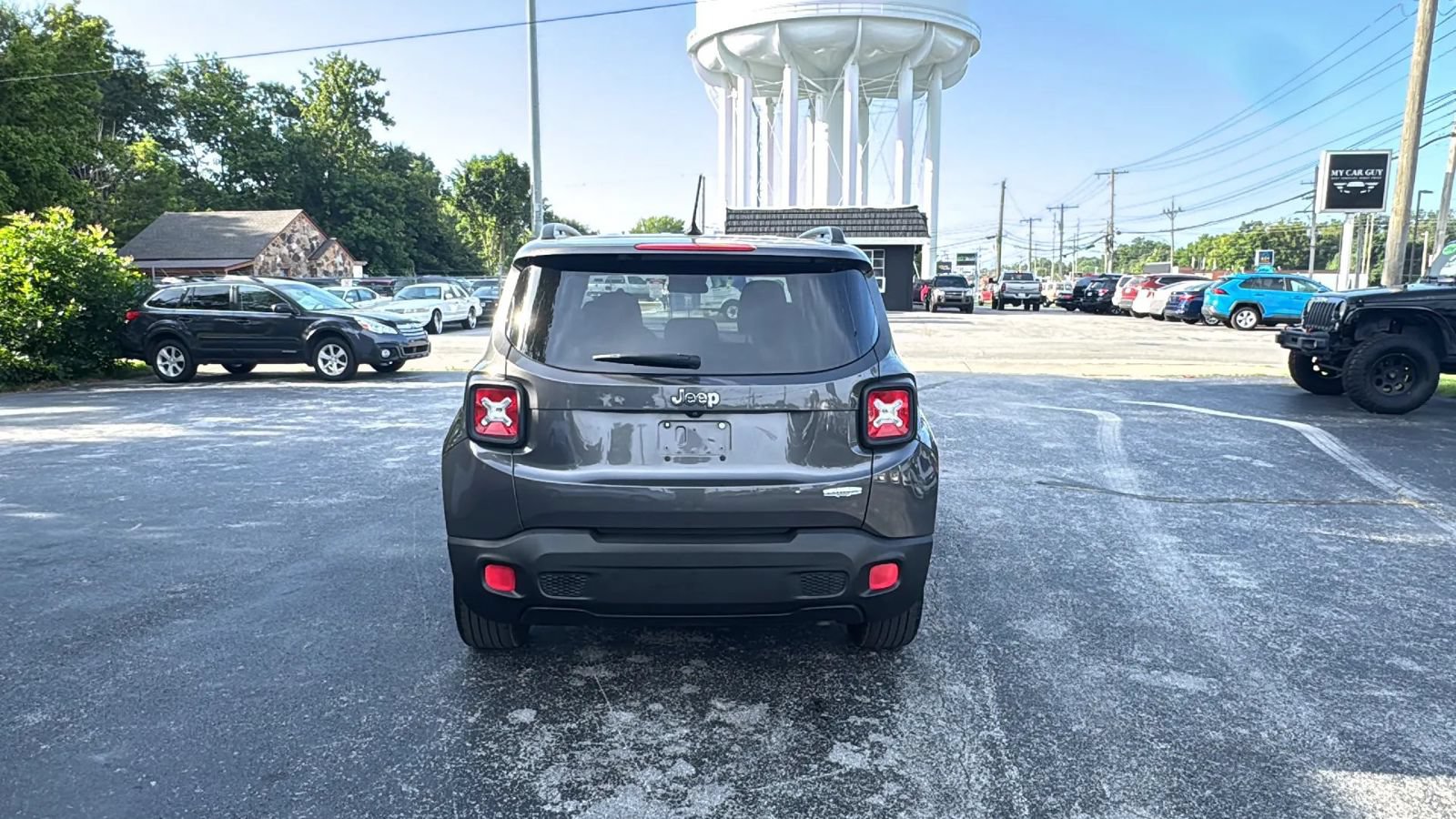 Used 2017 Jeep Renegade Latitude FWD image 6