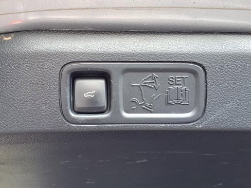 Used 2021 Ford Expedition XLT image 17