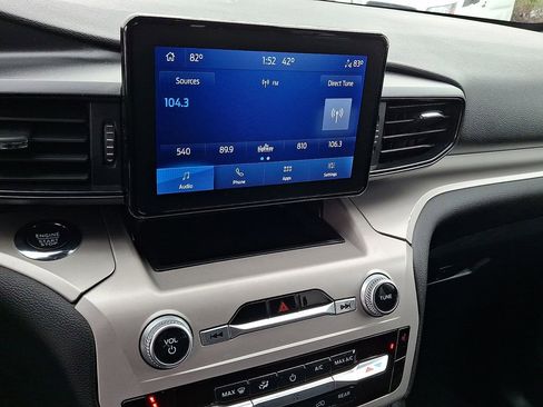 Certified 2022 Ford Explorer XLT AWD/4WD image 3