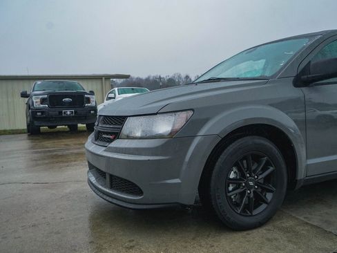 Used 2020 Dodge Journey SE w/ Blacktop Package image 25