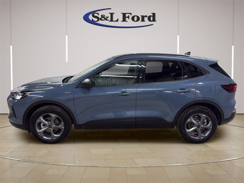 Used 2025 Ford Escape ST-Line image 3