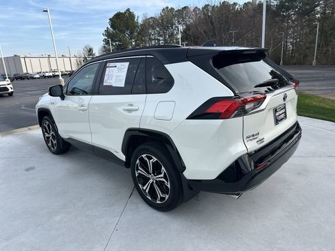 Used 2022 Toyota RAV4 XSE w/ Premium Package image 8