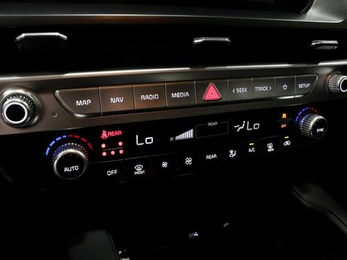 Used 2023 Kia Telluride LX AWD/4WD image 34