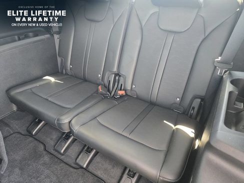 Certified 2025 Kia Sorento EX w/ Panoramic Sunroof Package AWD/4WD image 30