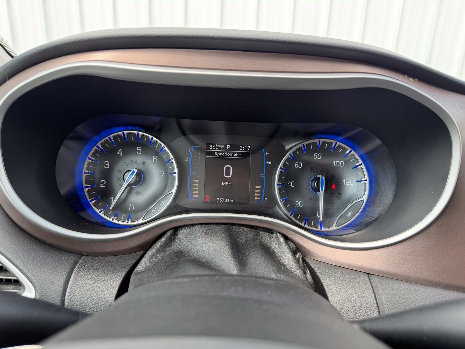 Used 2023 Chrysler Voyager LX FWD image 15