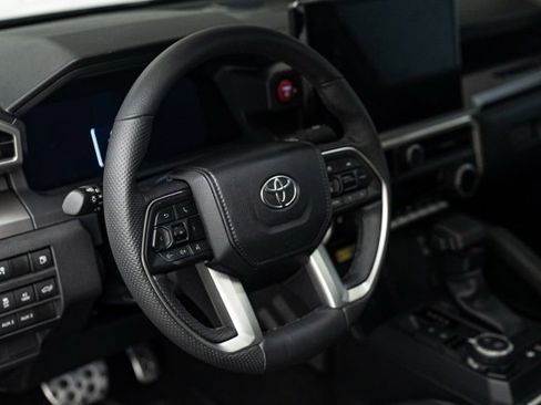 Used 2024 Toyota Tacoma TRD Sport image 12