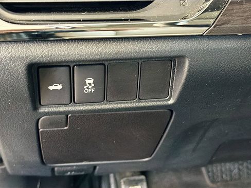 Used 2015 Toyota Avalon XLE image 10