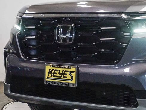 Used 2023 Honda Pilot Elite image 9