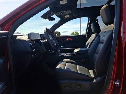 Used 2024 Chevrolet Traverse RS AWD/4WD image 15