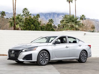 Used 2024 Nissan Altima 2.5 SV