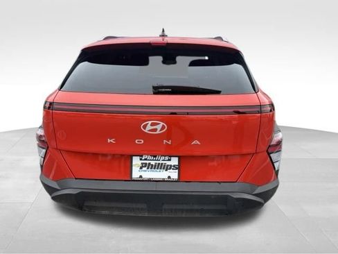 Used 2025 Hyundai Kona SEL FWD image 11