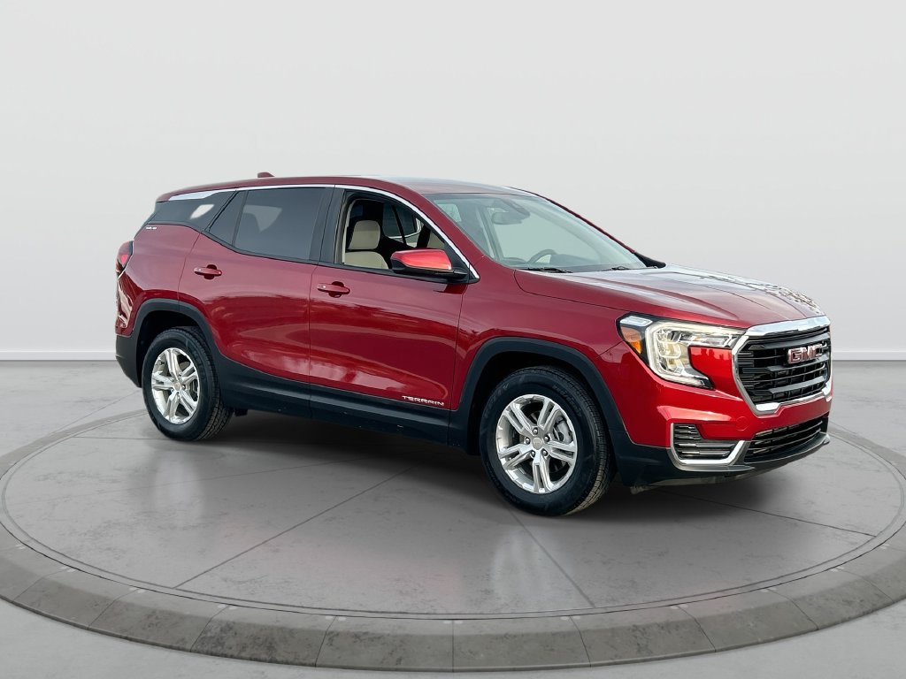 Used 2023 GMC Terrain SLE FWD image 2