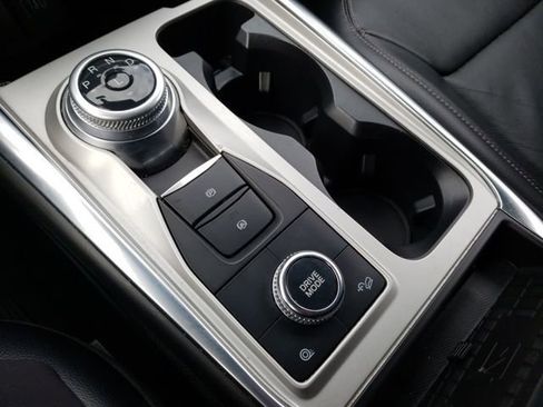 Used 2022 Ford Explorer Limited w/ Equipment Group 301A image 29