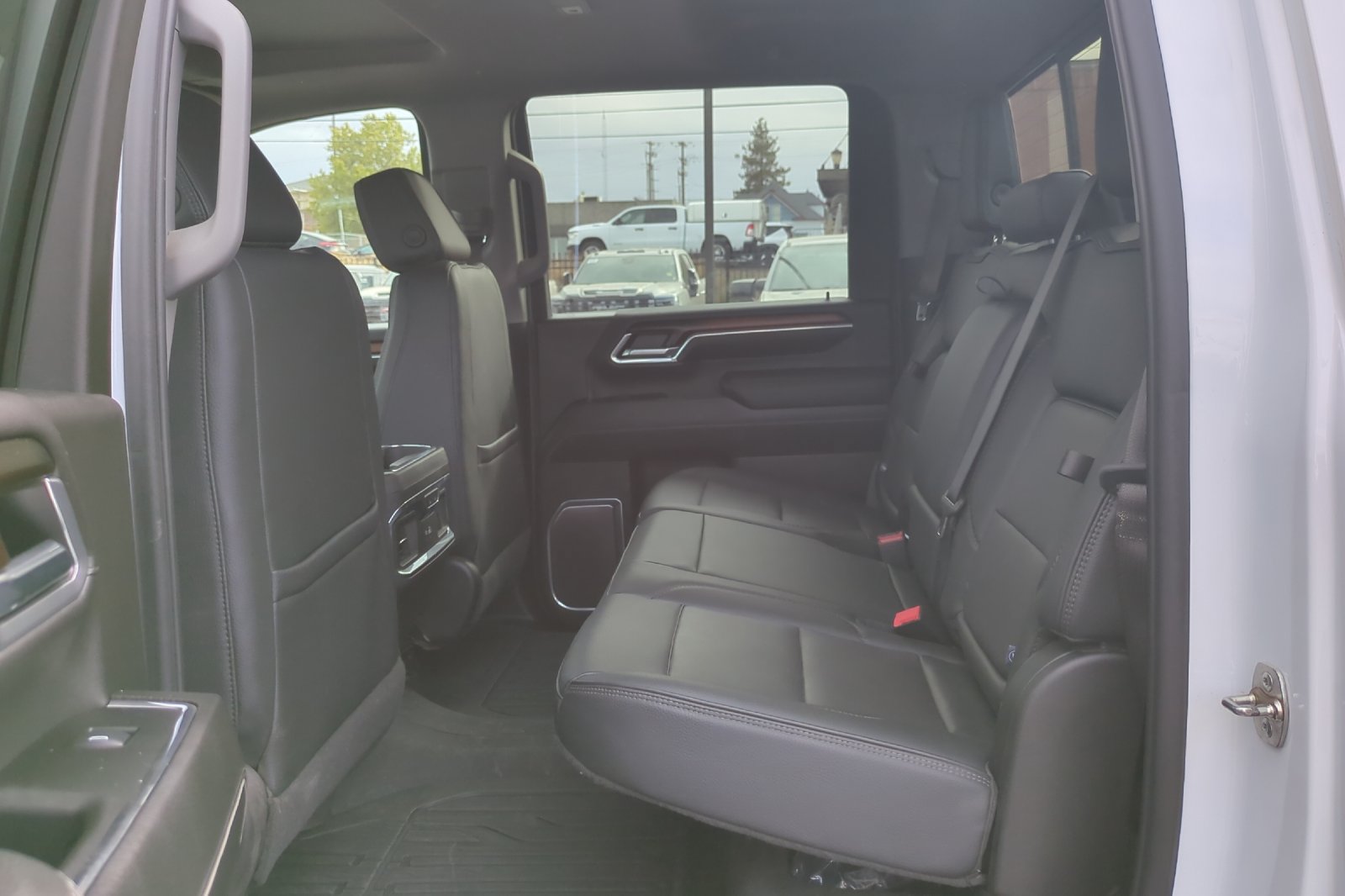 Used 2025 GMC Sierra 3500 Denali AWD/4WD image 13