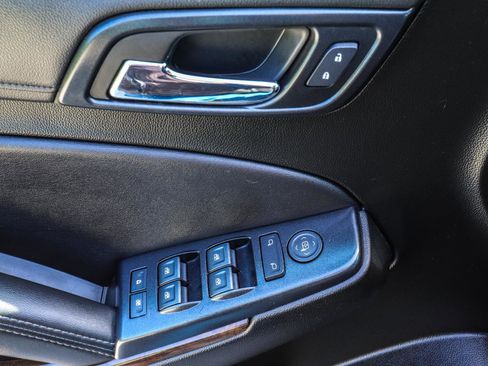 Used 2019 Chevrolet Tahoe LS AWD/4WD image 34