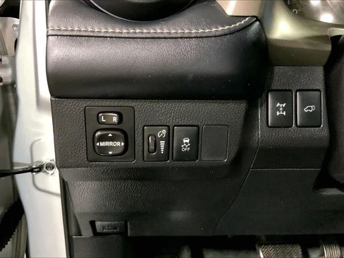 Used 2014 Toyota RAV4 Limited AWD/4WD image 35