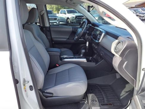 Used 2019 Toyota Tacoma SR5 RWD image 15