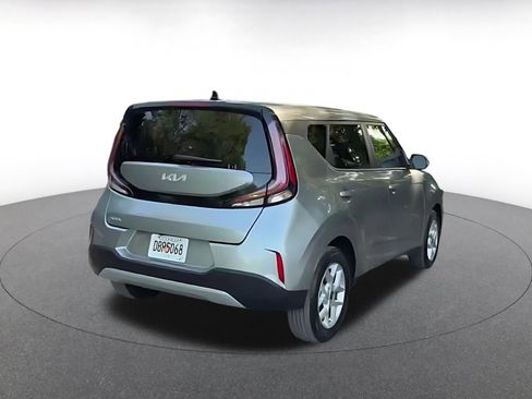 Used 2025 Kia Soul LX w/ LX Technology Package FWD image 14