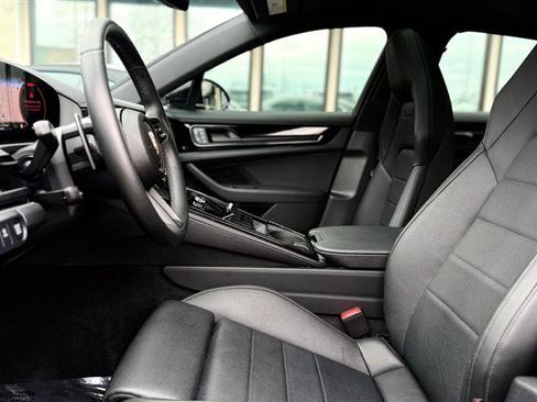 Used 2025 Porsche Panamera 4 w/ Premium Package image 11