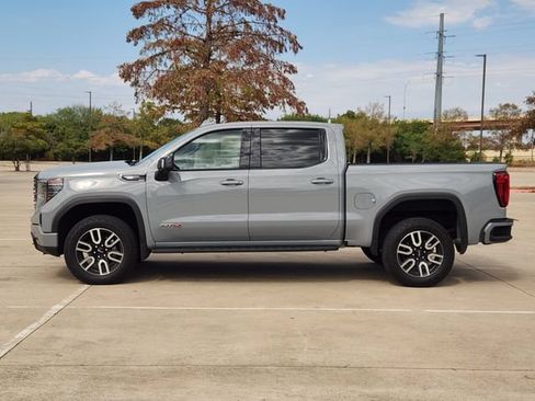 Used 2025 GMC Sierra 1500 AT4 w/ AT4 Premium Package AWD/4WD image 4