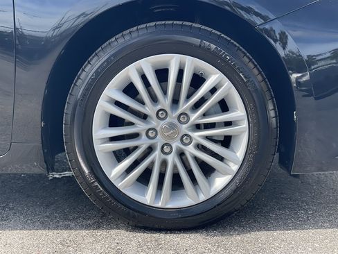 Used 2013 Lexus ES 350 w/ Luxury Pkg FWD image 41