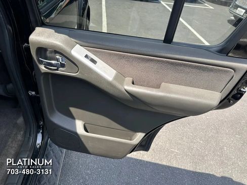 Used 2012 Nissan Pathfinder SV AWD/4WD image 27