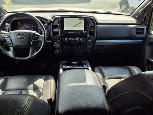 Used 2021 Nissan Titan PRO-4X w/ Pro-4x Convenience Package AWD/4WD image 13