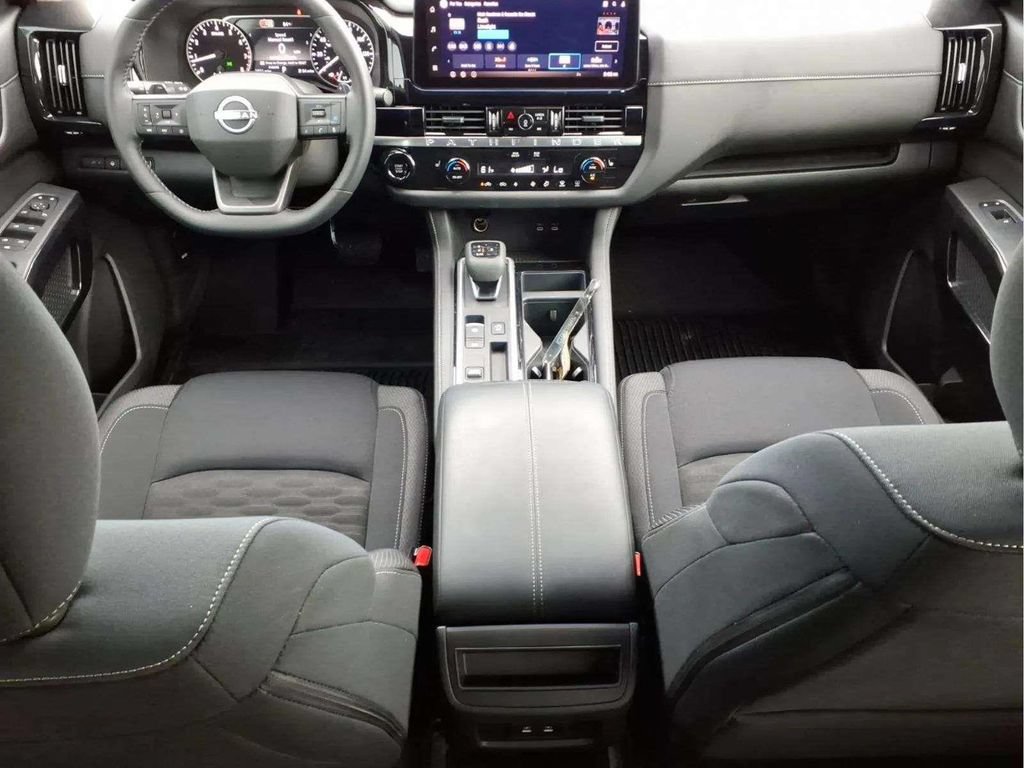 Used 2026 Nissan Pathfinder SV FWD image 10