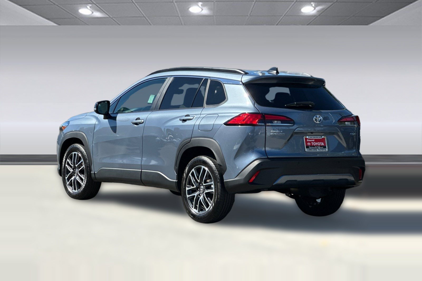 Used 2026 Toyota Corolla Cross XLE FWD image 3