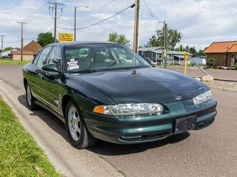 Used 1999 Oldsmobile Intrigue GLS FWD image 3