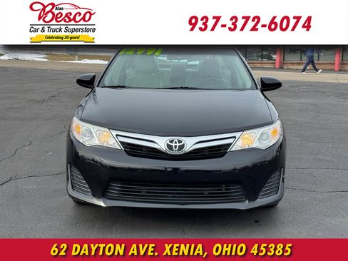Used 2013 Toyota Camry LE image 2