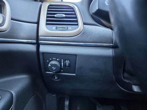 Used 2017 Jeep Grand Cherokee Limited image 24