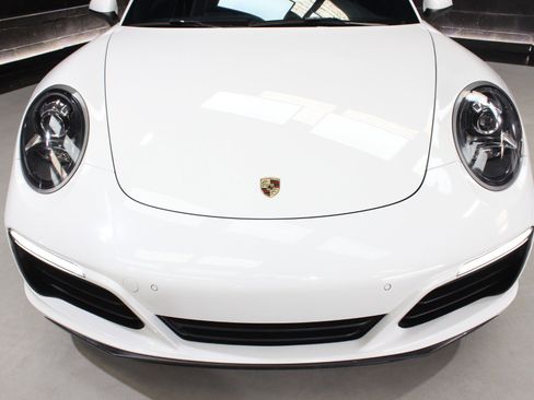 Used 2019 Porsche 911 Carrera image 9