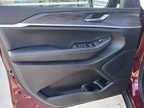 New 2026 Jeep Grand Cherokee Altitude RWD image 18