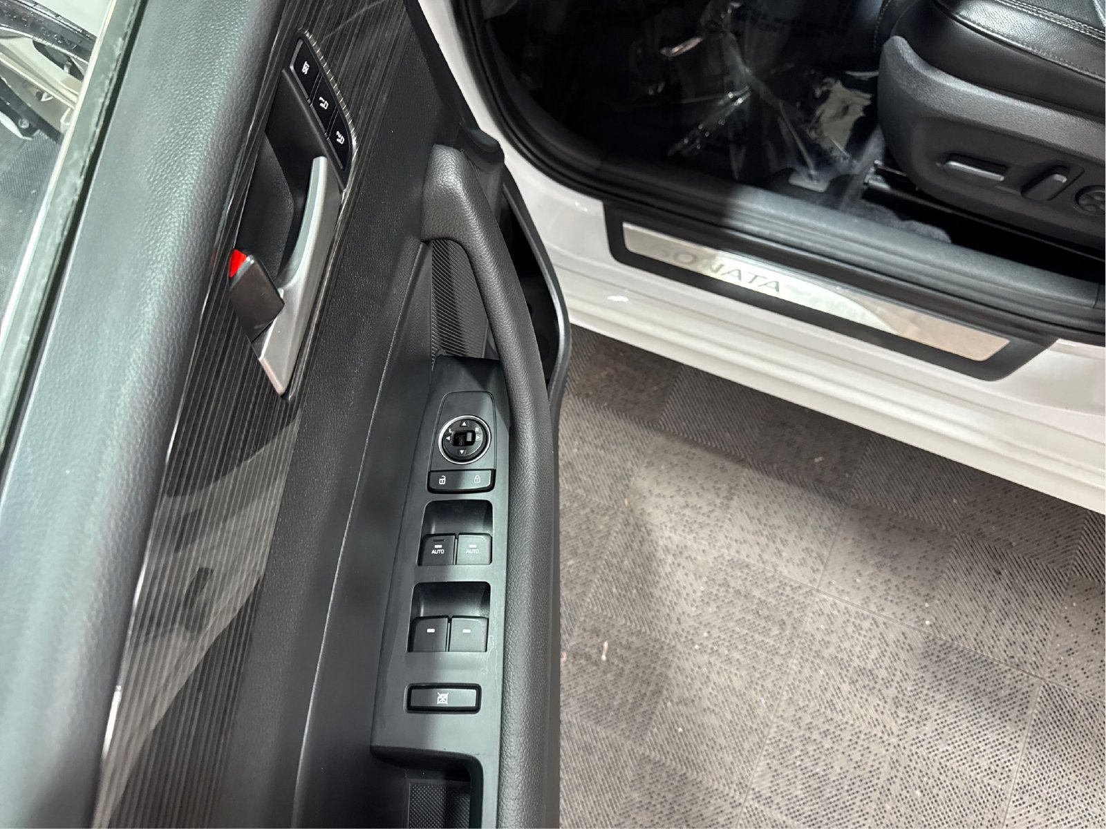 Used 2019 Hyundai Sonata Limited FWD image 29
