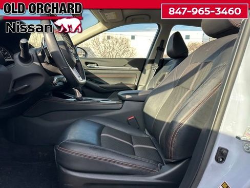 Used 2023 Nissan Altima 2.5 SR AWD/4WD image 11