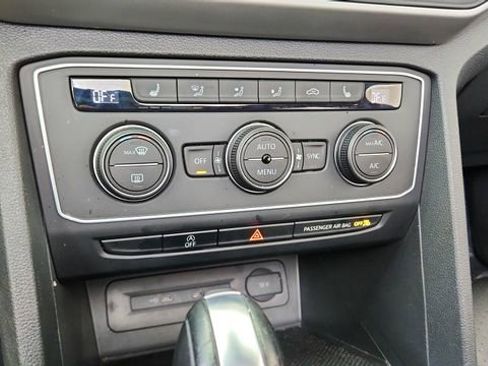 Used 2021 Volkswagen Atlas Cross Sport SE w/ Panoramic Sunroof Package image 47