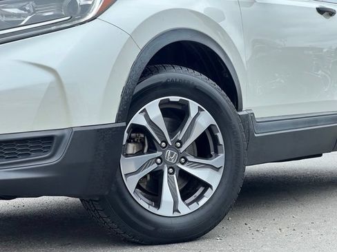 Used 2017 Honda CR-V LX image 2