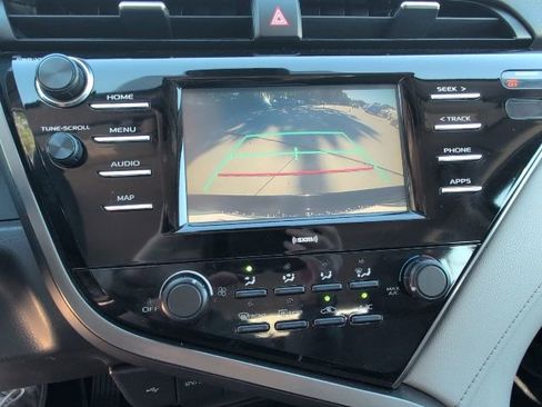 Used 2020 Toyota Camry LE FWD image 19