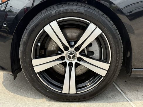 Used 2025 Mercedes-Benz C 300 4MATIC Sedan image 12