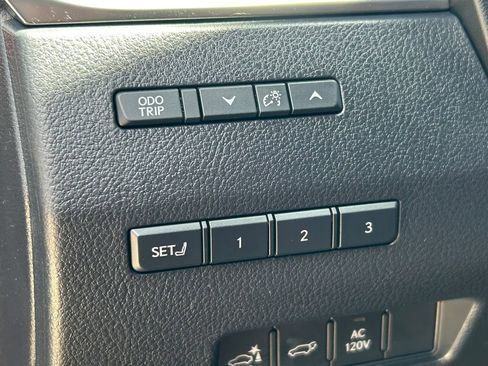 Used 2025 Lexus GX 550 w/ Accessory Package (2T) AWD/4WD image 32