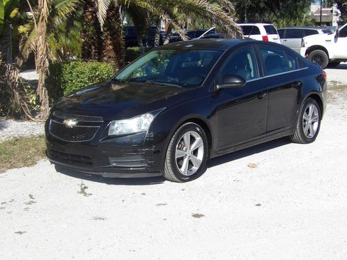 Used 2013 Chevrolet Cruze LT image 2