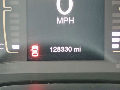 Used 2017 Jeep Cherokee Latitude w/ Safety/Convenience Group image 13