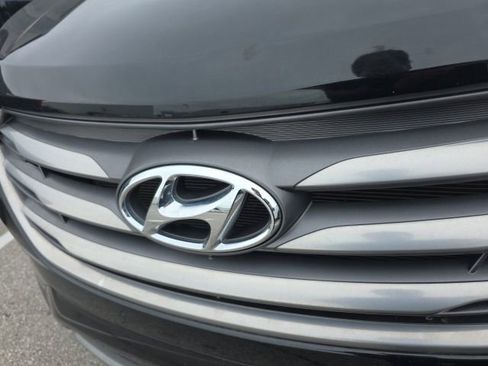 Used 2018 Hyundai Santa Fe Sport w/ 2.4L Value Package 02 AWD/4WD image 9
