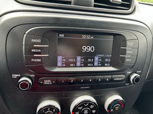 Used 2017 Kia Soul FWD image 24