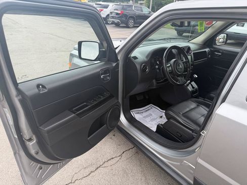 Used 2016 Jeep Patriot High Altitude AWD/4WD image 9
