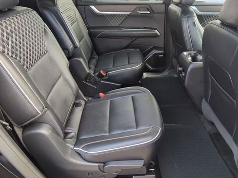 Used 2024 GMC Acadia Denali image 28