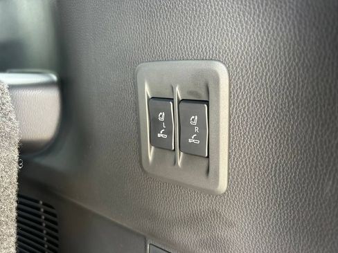 Used 2025 Lexus GX 550 w/ Accessory Package (2T) AWD/4WD image 14