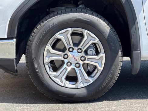Certified 2025 GMC Sierra 1500 SLT RWD image 26