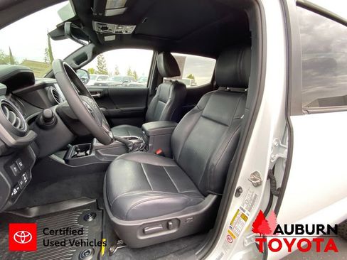 Certified 2020 Toyota Tacoma TRD Off-Road w/ TRD Premium Off Road Package AWD/4WD image 31
